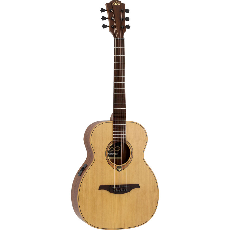 Escapade Red Cedar inkl. Gitarrentasche