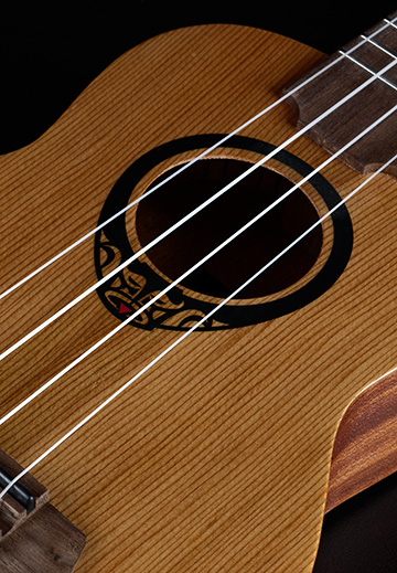 Concert Slim Ukulele Tiki Uku Arched Back Électric-Acoustic